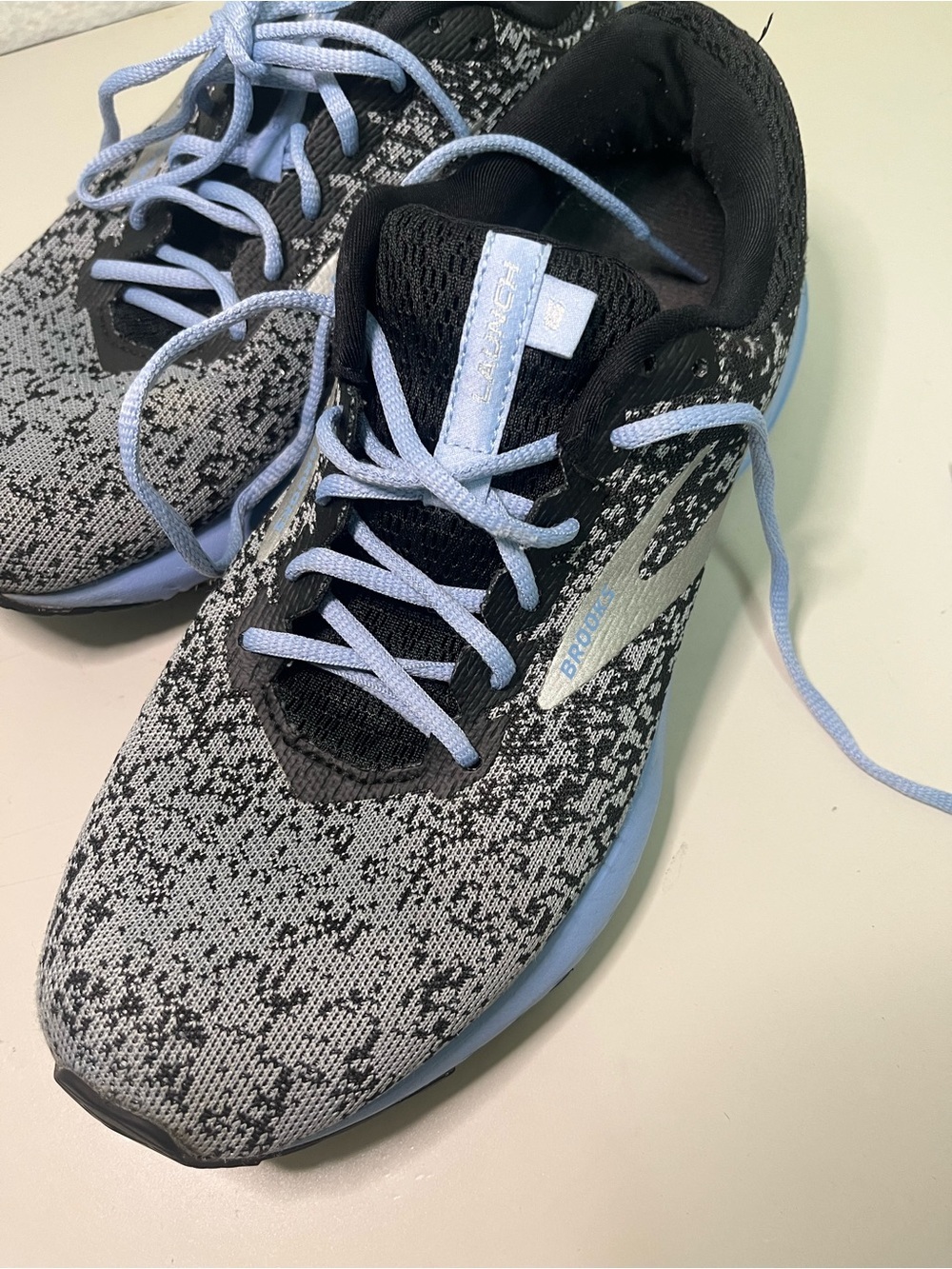 Brooks Women’s Size 8.5 Sneakers – Pre-Owned in Excellent Condition - Picture 3 of 7